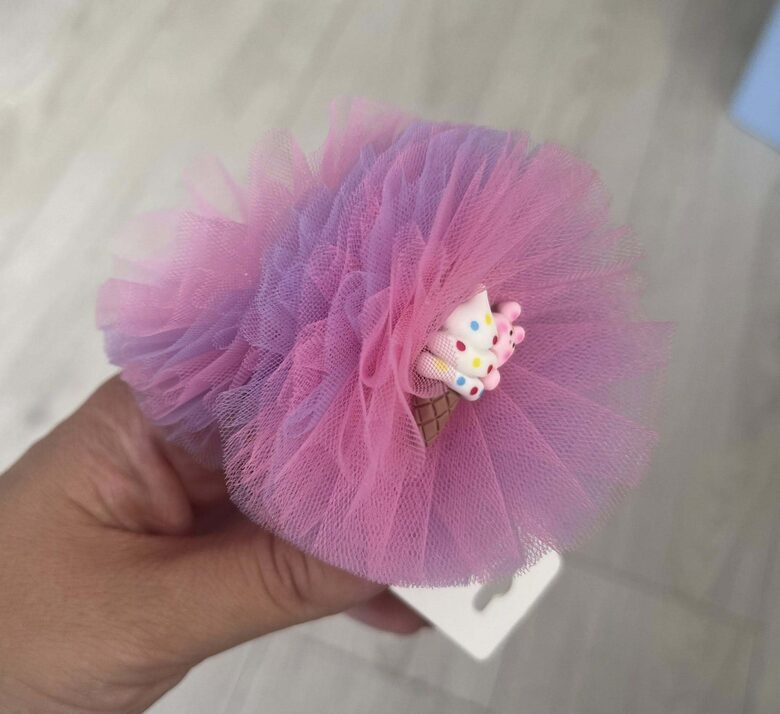 Rankų darbo plaukų gumelės "Ledai" 