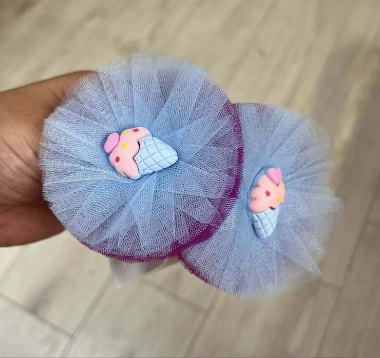 Rankų darbo plaukų gumelės "Ledai" 