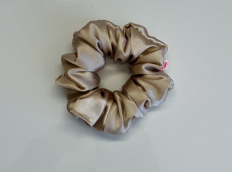 Šilkinė plaukų gumelė 