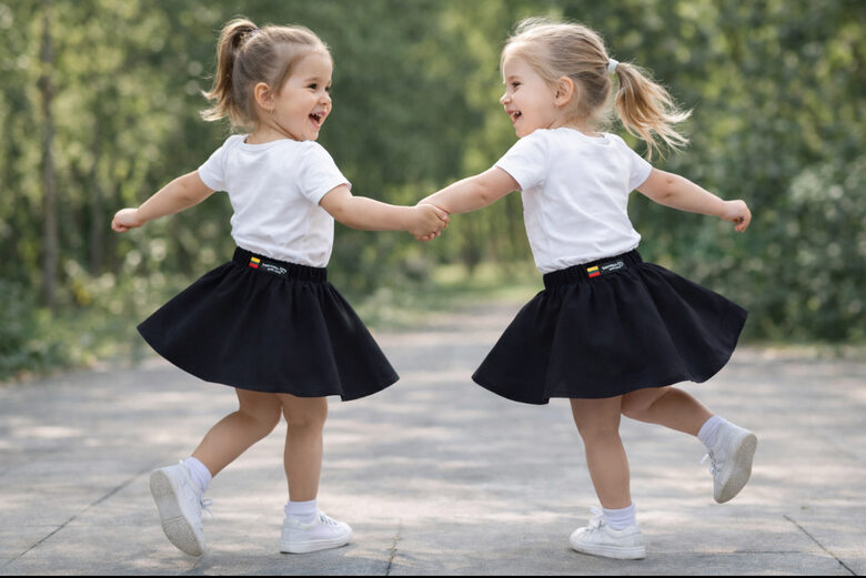 (86-152) Juodas sijonas "Saulės kliošas" 